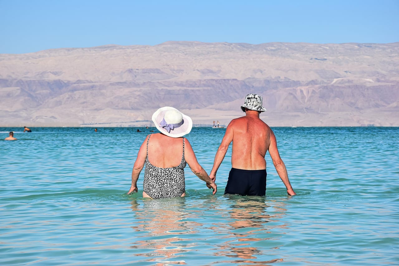 Market Update 15th December 2023 – Swimming With Our Trunks On – from Jilly Mann